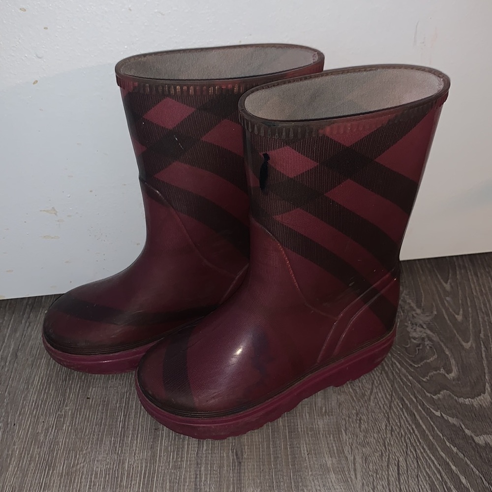 Burberry rain boots 26/27 8.5
